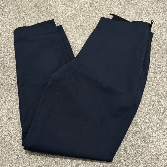 EVERLANE Curvy Side-Zip Stretch Cotton Pants in Navy - Picture 2 of 2